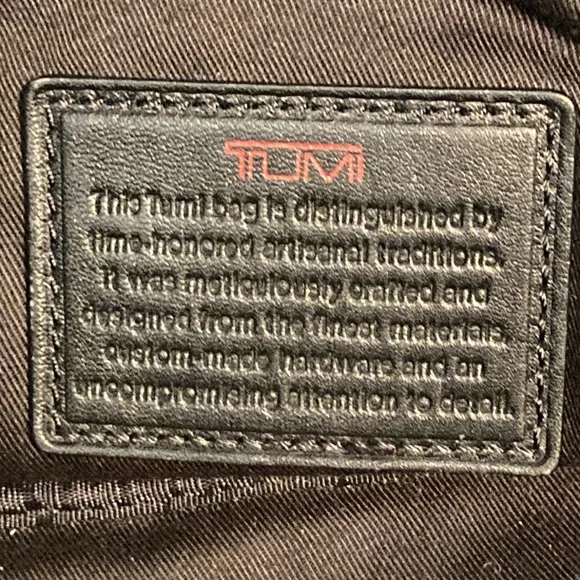 Tumi leather messenger tech lots of pockets - Picture 5 of 16